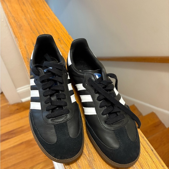 Adidas Women’s Black Samba Shoes - Picture 2 of 6